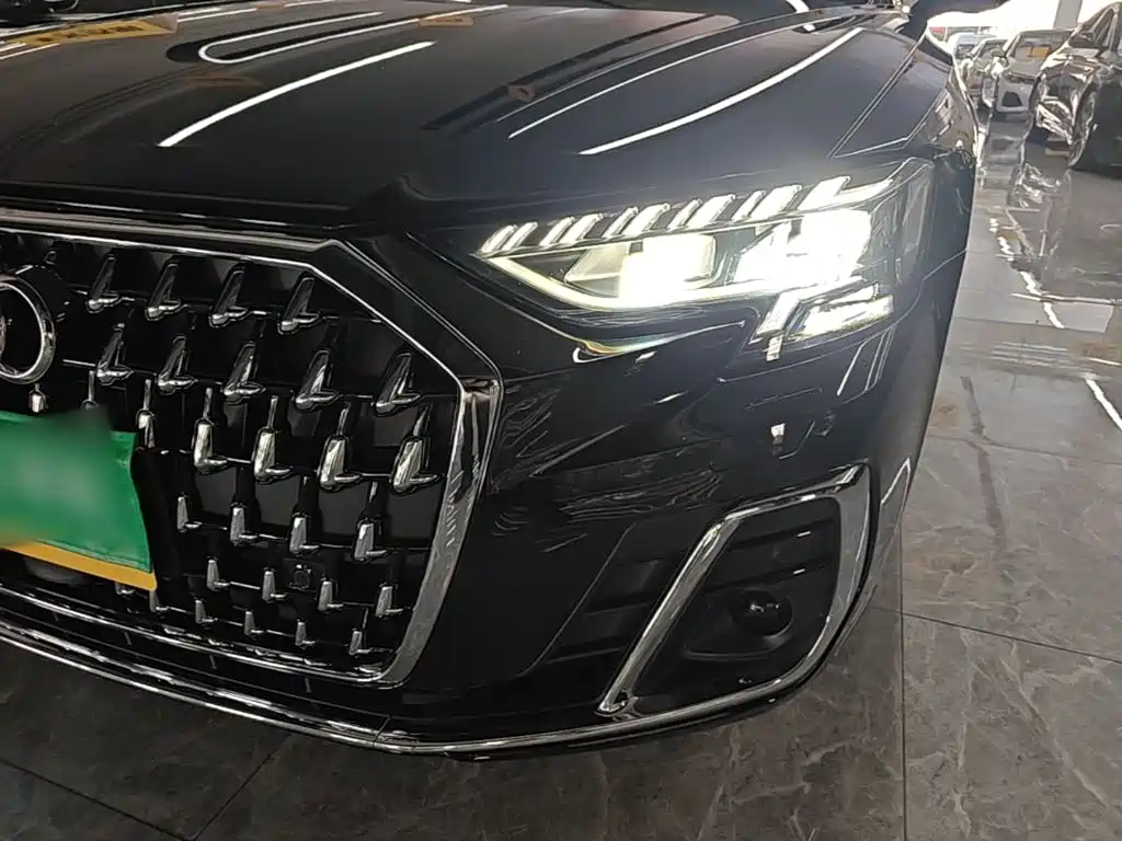 Audi A8 — фото 24