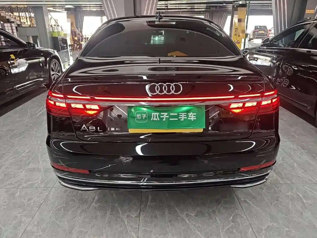 Audi A8 — фото 6