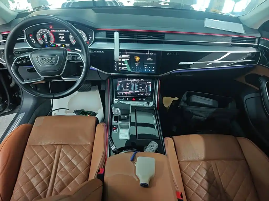 Audi A8 — фото 10