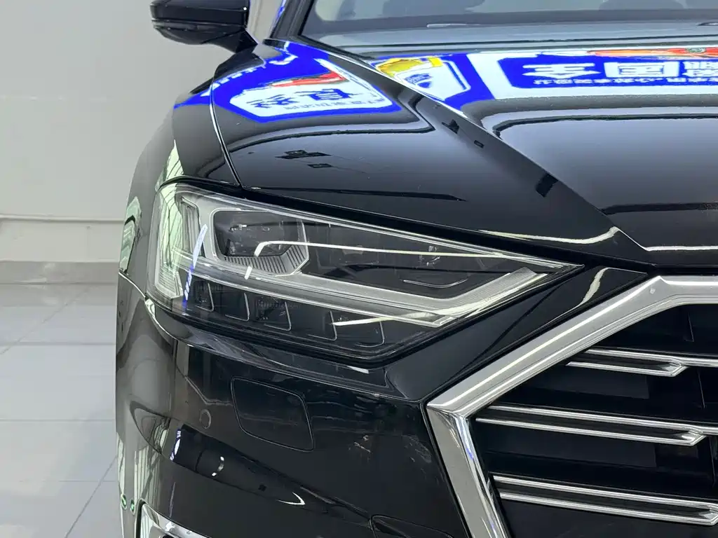 Audi A8 — фото 4