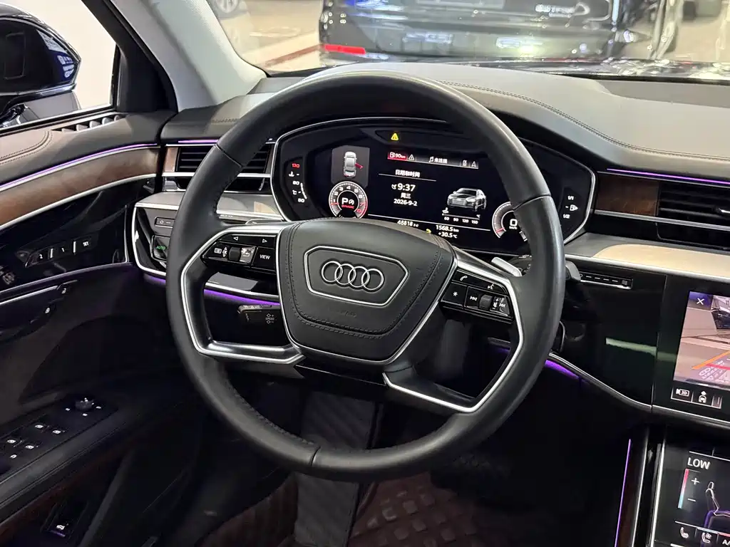 Audi A8 — фото 5