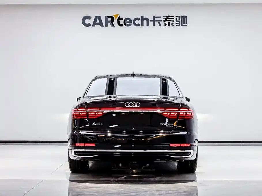 Audi A8 — фото 5