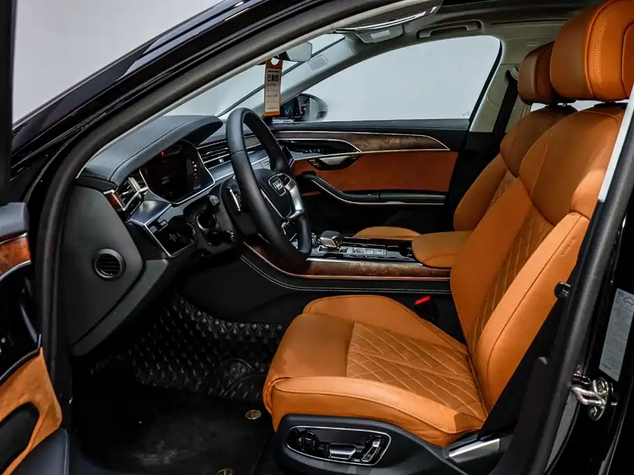 Audi A8 — фото 9