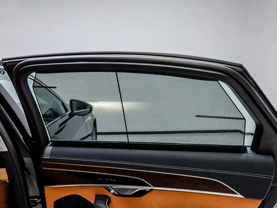 Audi A8 — фото 15