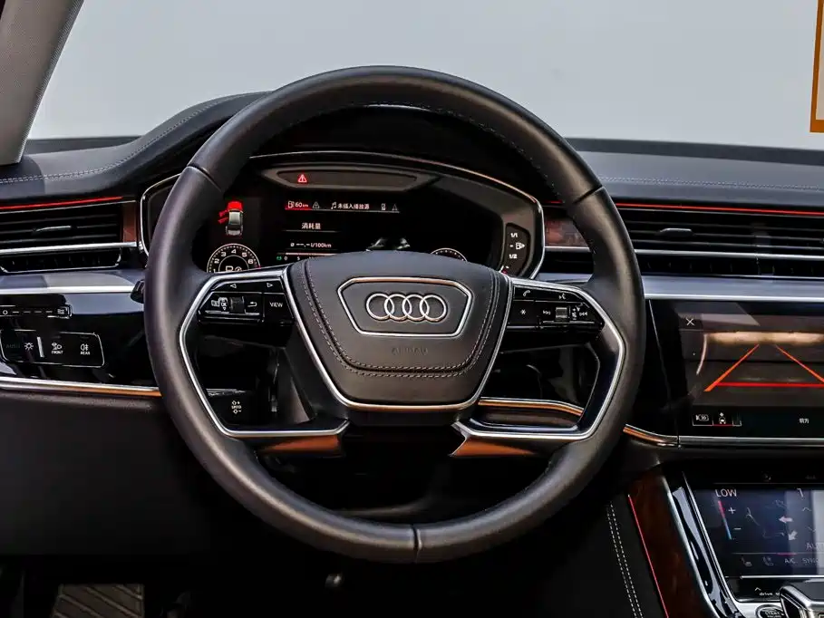 Audi A8 — фото 19