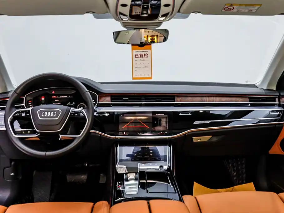 Audi A8 — фото 20