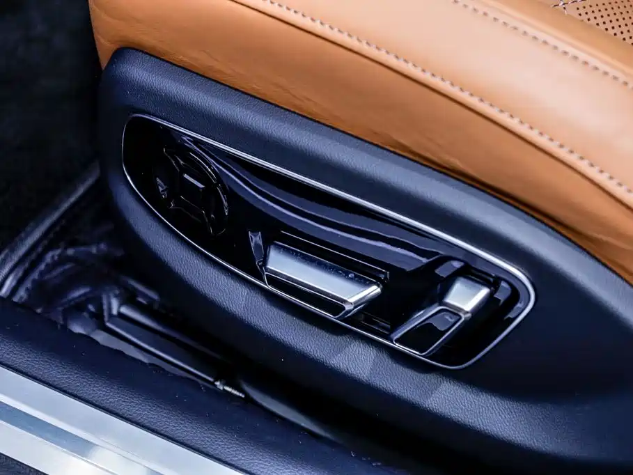Audi A8 — фото 25