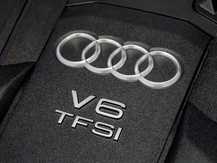 Audi A8 — фото 35