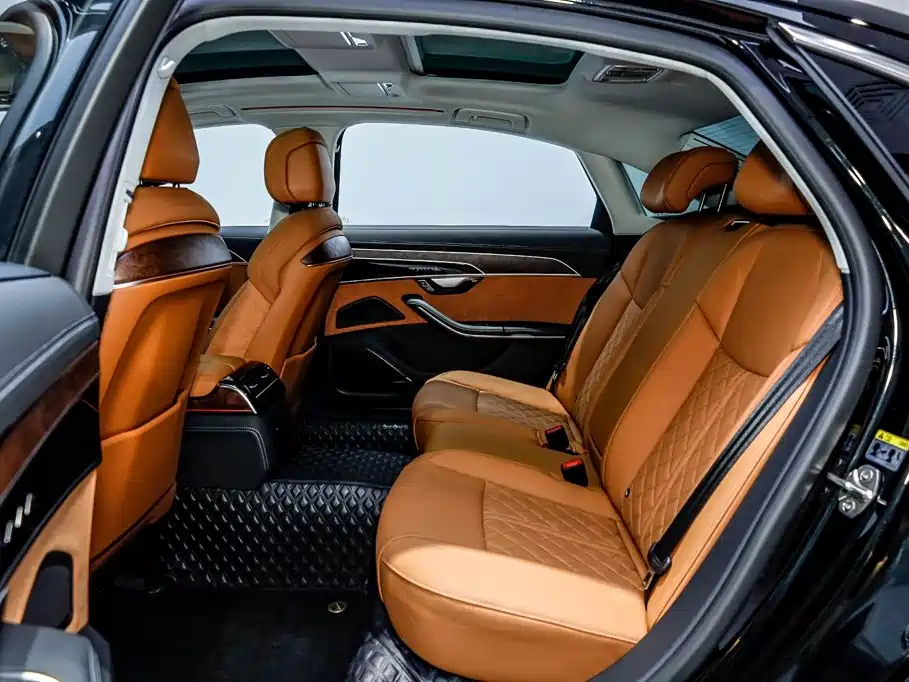 Audi A8 — фото 10