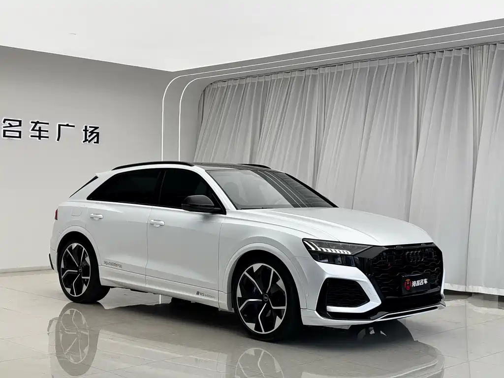 Audi RS Q8 — фото 6