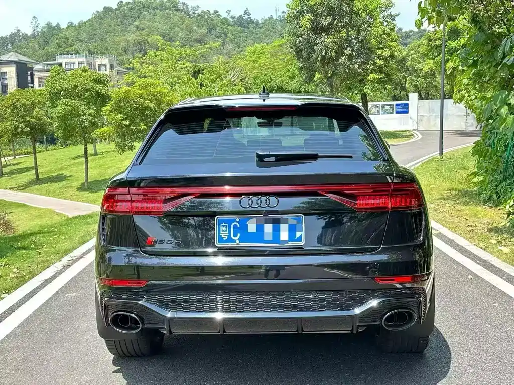 Audi RS Q8 — фото 8