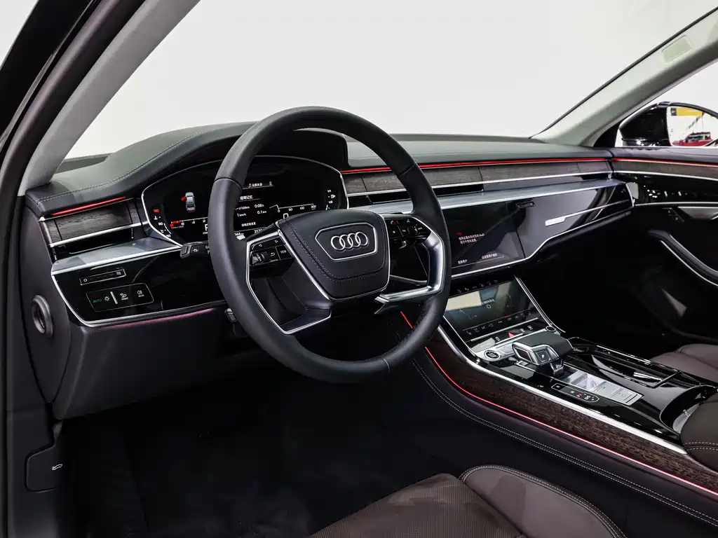 Audi A8 — фото 18