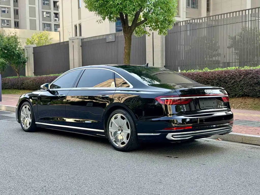 Audi A8 — фото 14