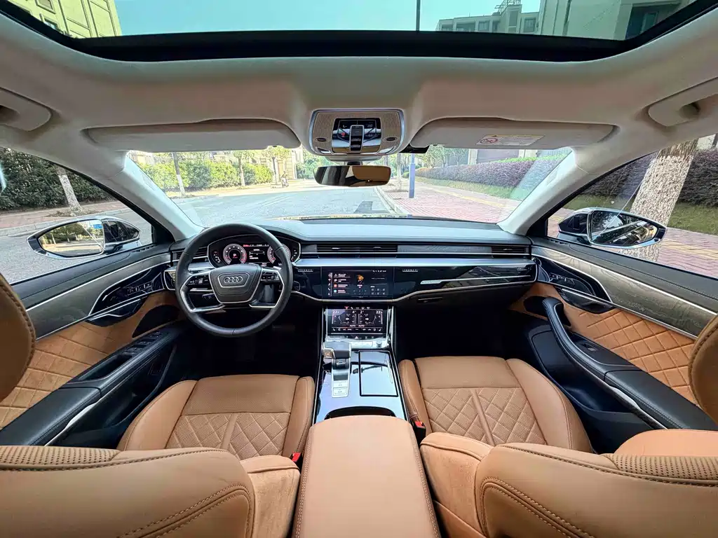 Audi A8 — фото 10