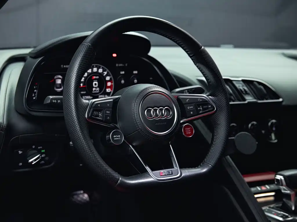 Audi R8 — фото 15