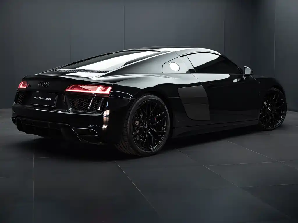 Audi R8 — фото 5