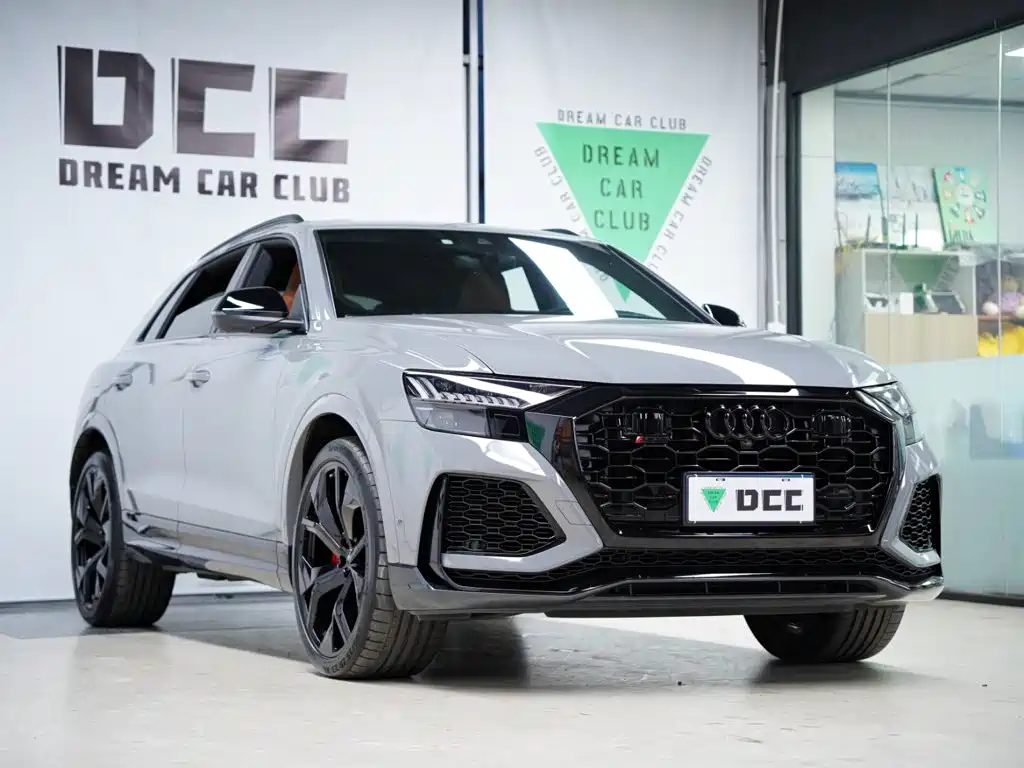 Audi RS Q8 — фото 14