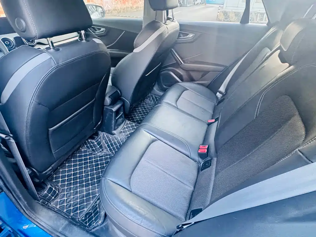 Audi Q2L e-tron — фото 10