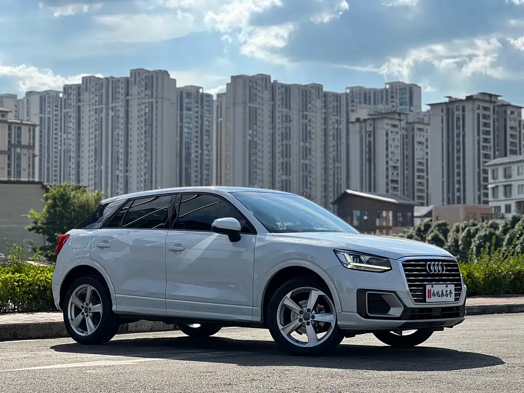 Audi Q2L — фото 3