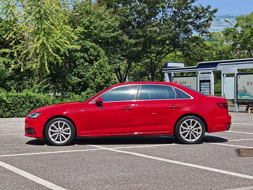 Audi A4L — фото 8