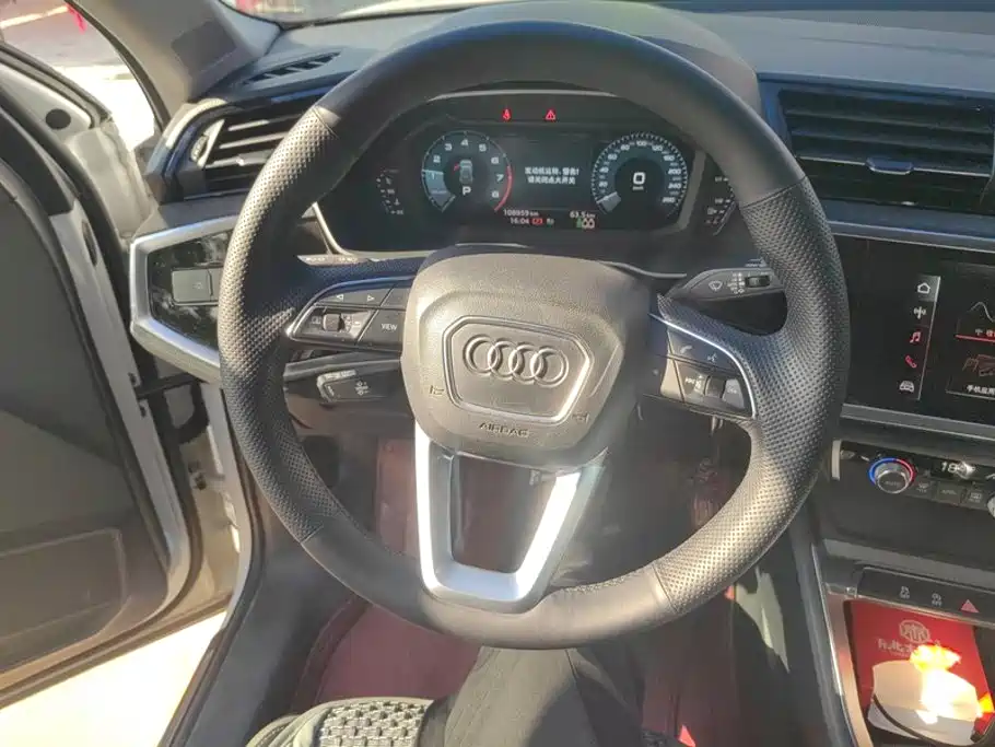 Audi Q3 — фото 15