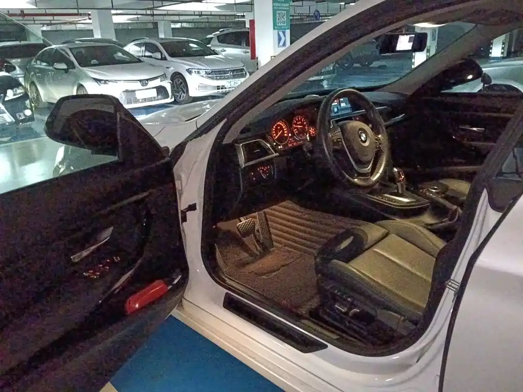 BMW 3 Series GT — фото 14