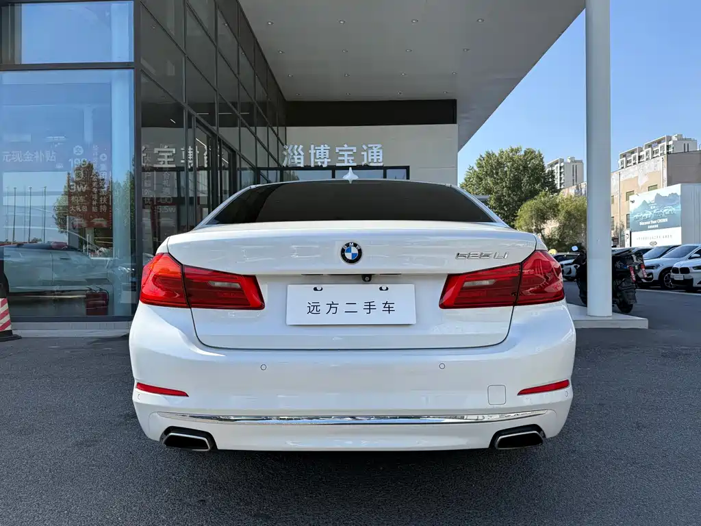 BMW 5 Series — фото 11