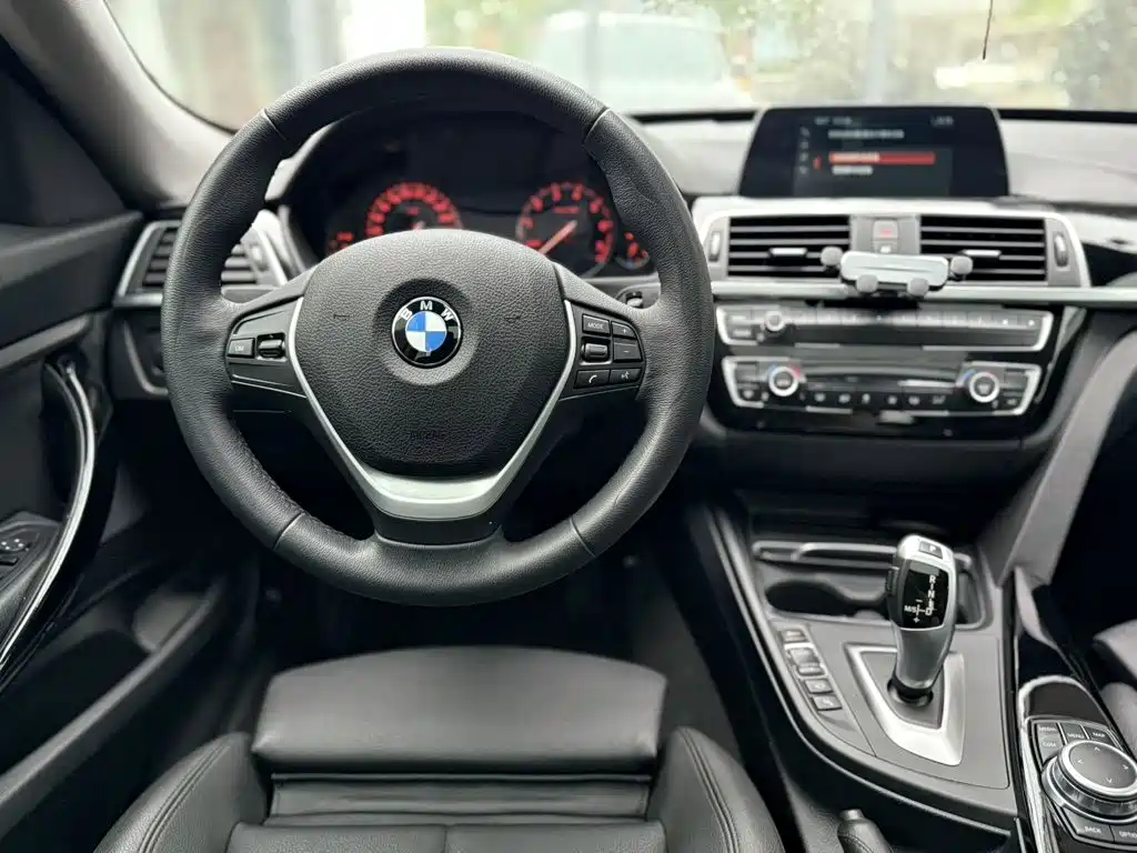 BMW 3 Series GT — фото 5