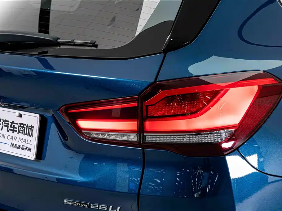 BMW X1 — фото 8