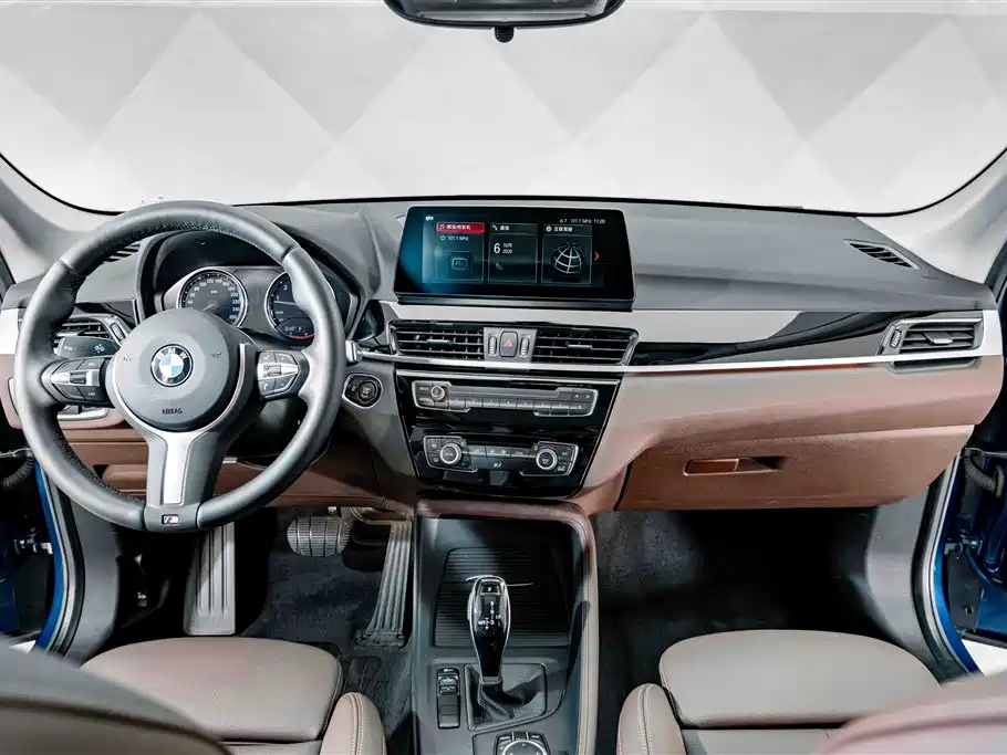 BMW X1 — фото 10