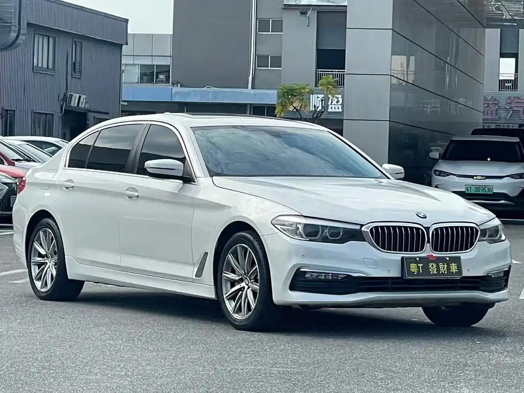 BMW 5 Series — фото 3
