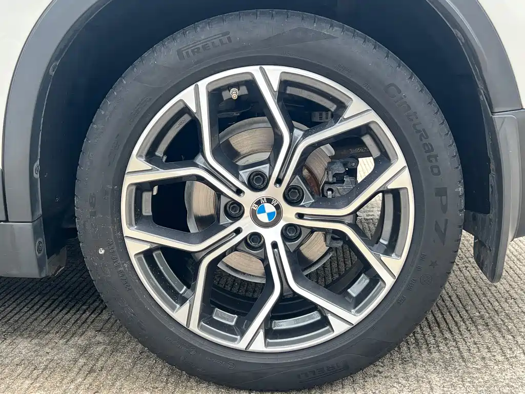 BMW X1 — фото 18