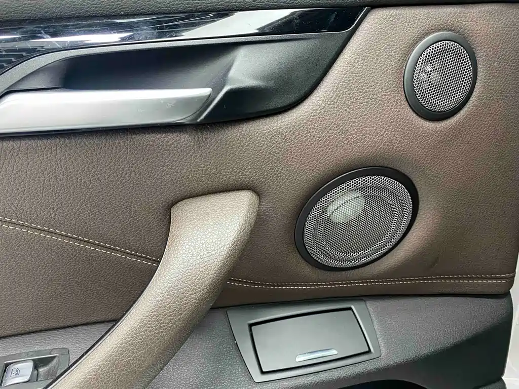 BMW X1 — фото 10