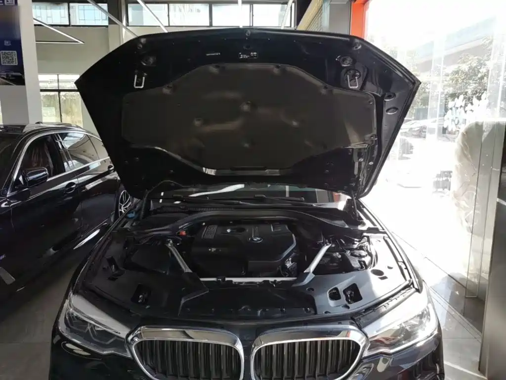 BMW 5 Series — фото 20