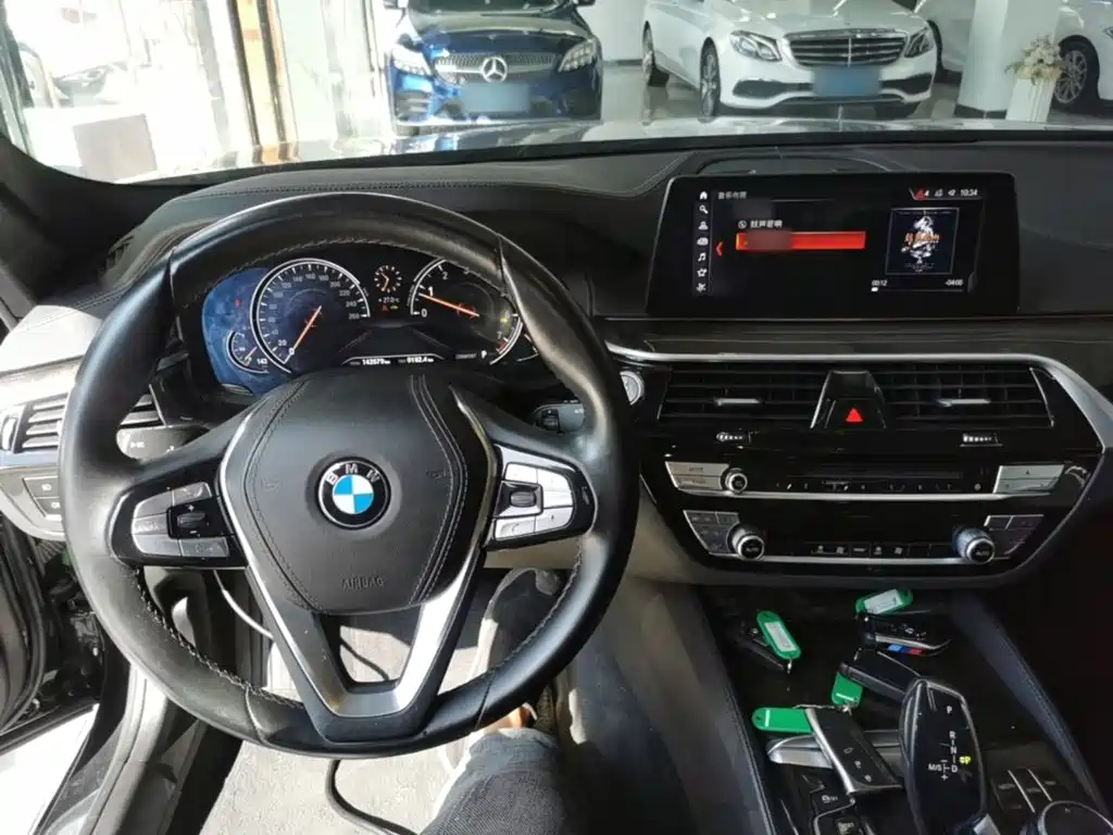BMW 5 Series — фото 10