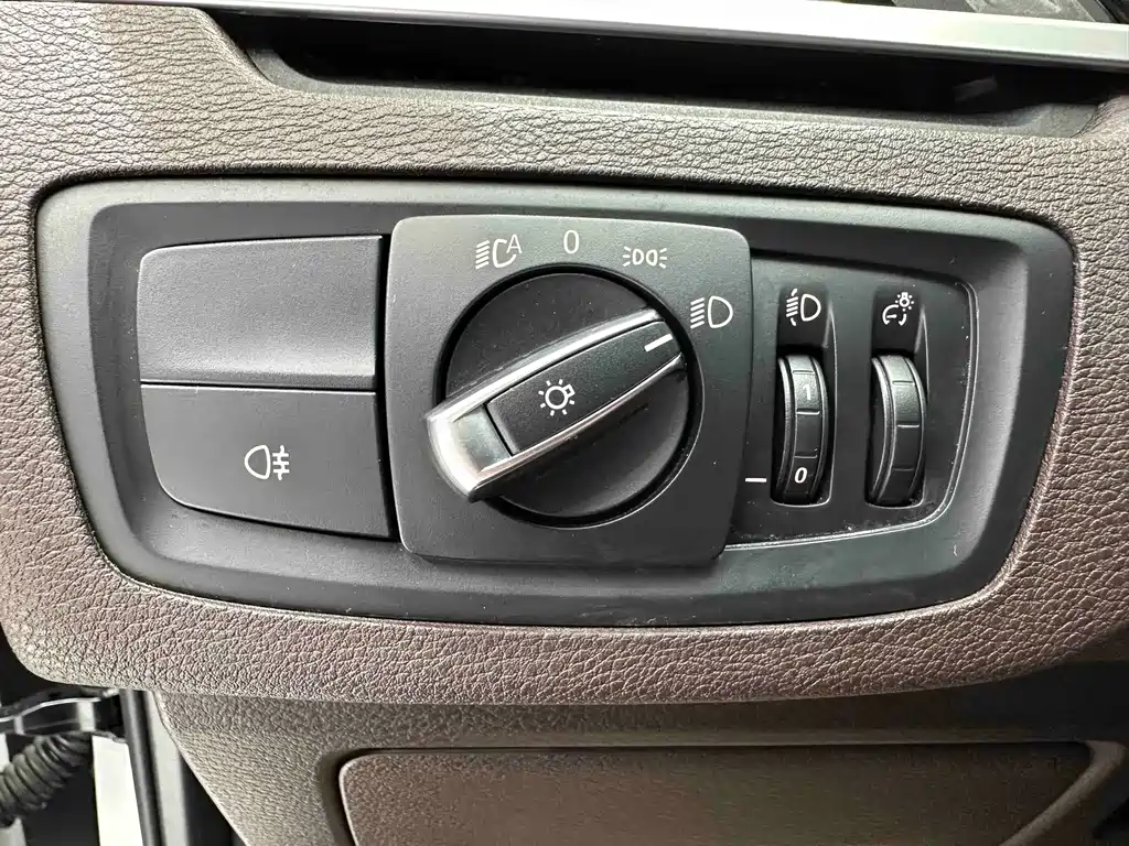 BMW X1 — фото 10