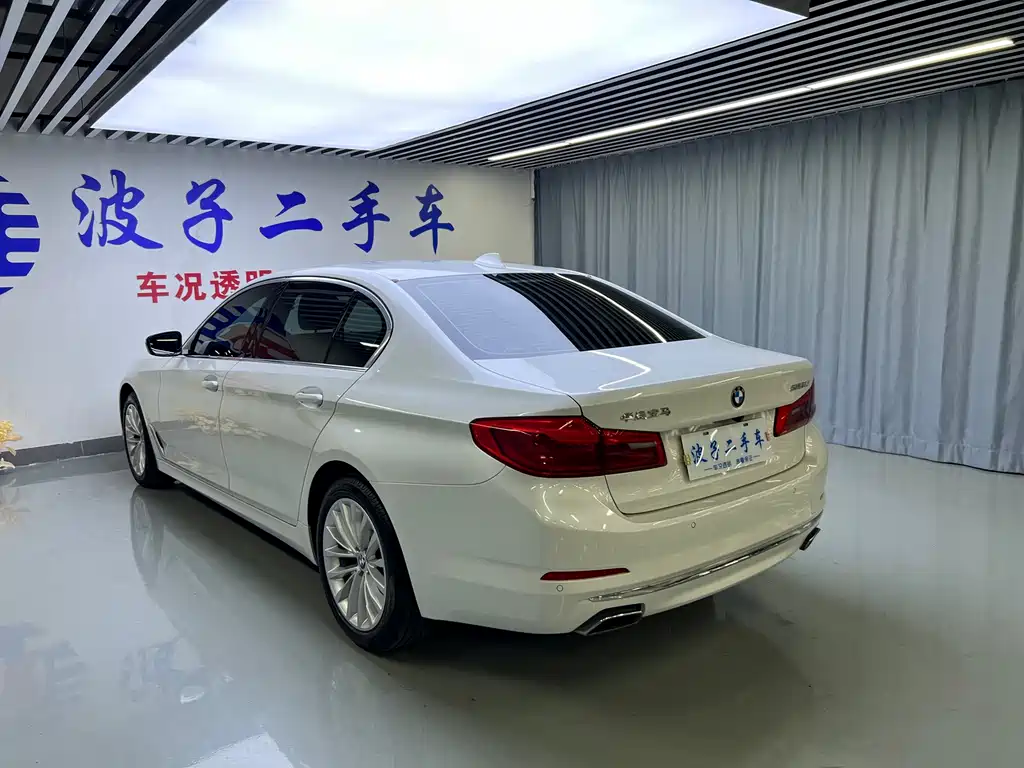 BMW 5 Series — фото 20