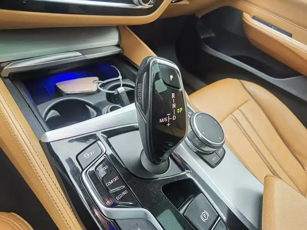 BMW 6 Series GT — фото 13