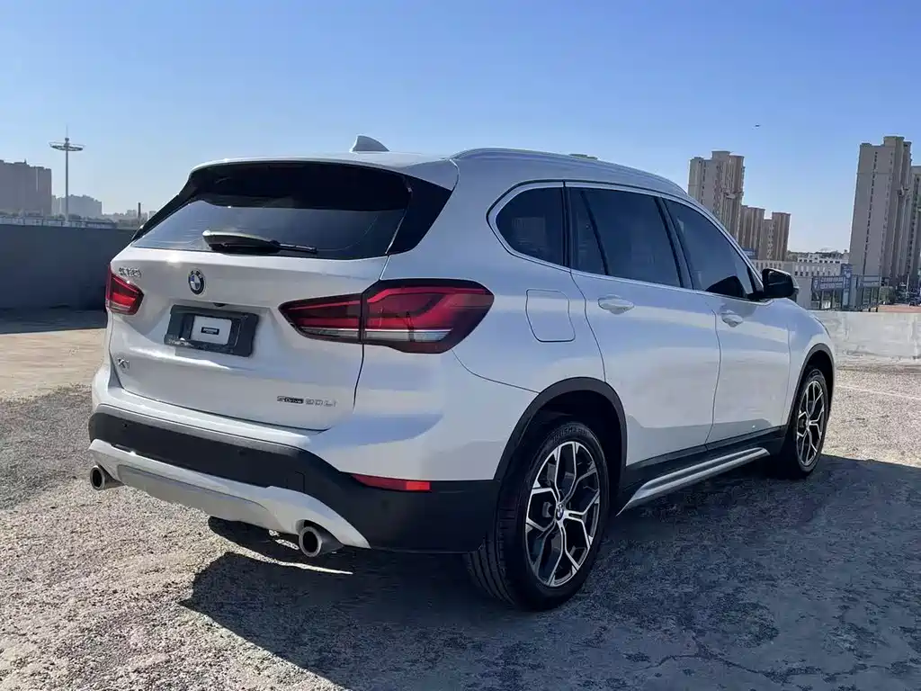 BMW X1 — фото 9