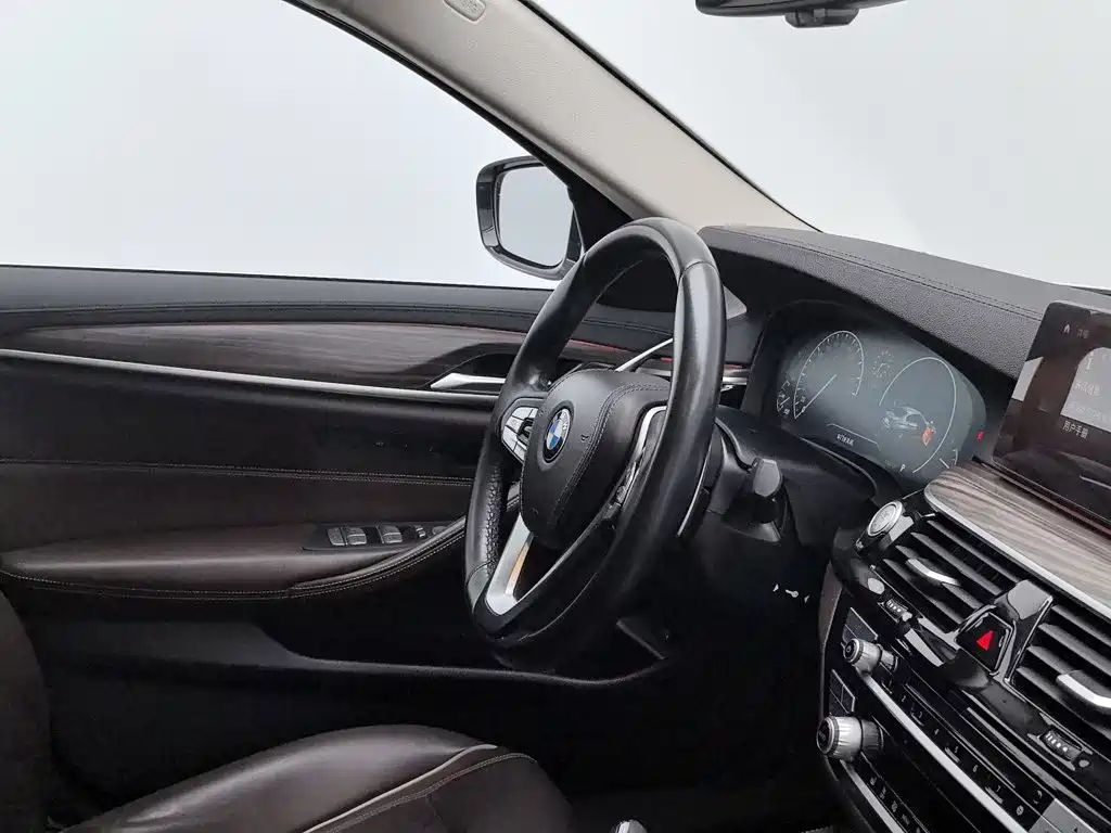 BMW 5 Series — фото 22