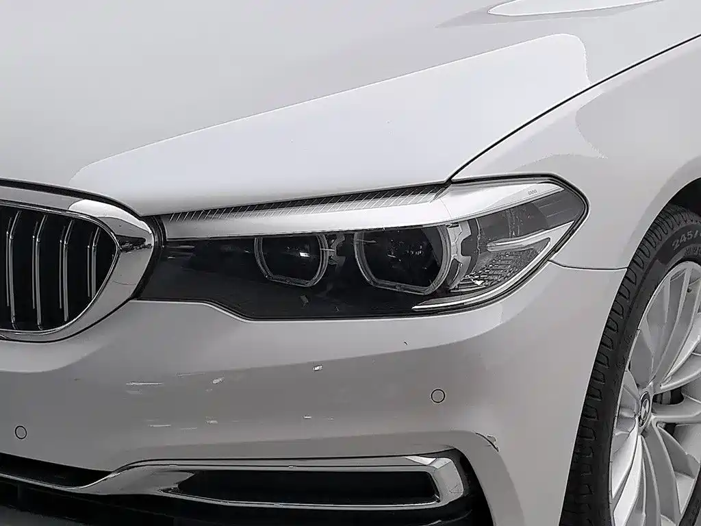 BMW 5 Series — фото 7