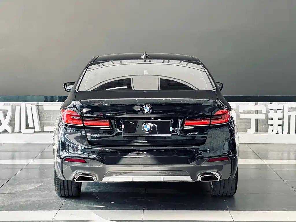 BMW 5 Series — фото 4