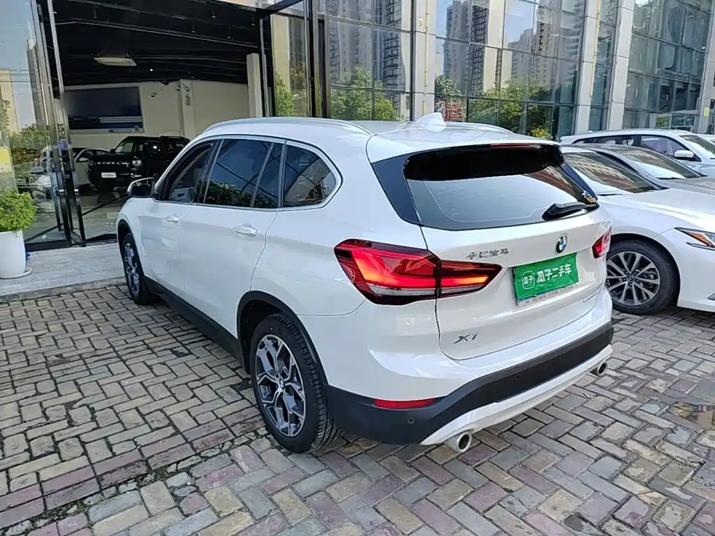 BMW X1 — фото 5