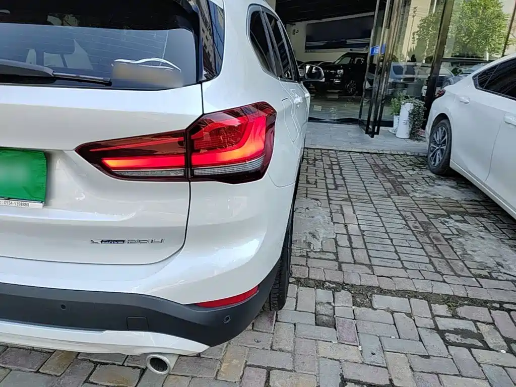 BMW X1 — фото 8