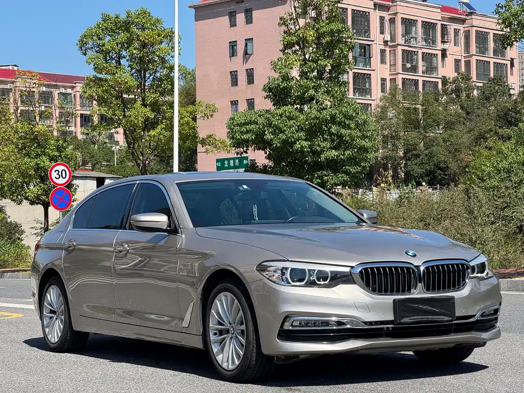 BMW 5 Series — фото 3