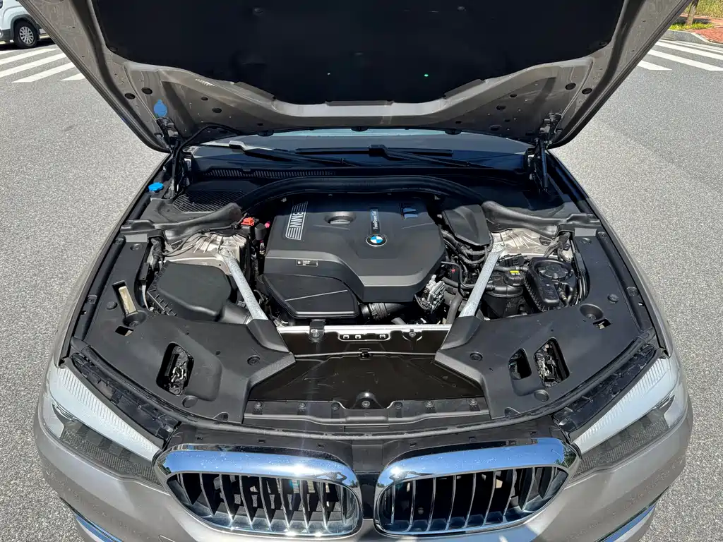BMW 5 Series — фото 10