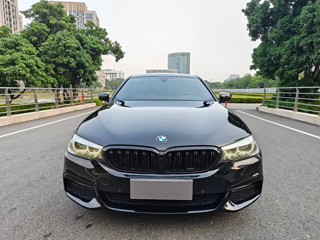 BMW 5 Series — фото 2