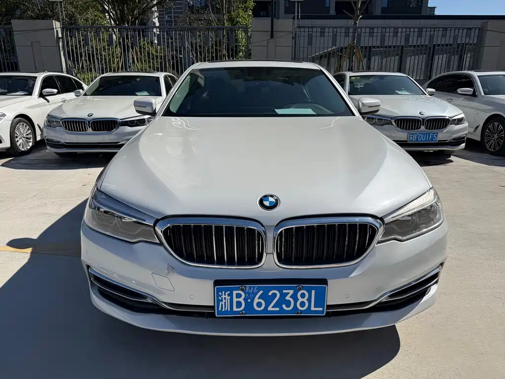 BMW 5 Series — фото 3