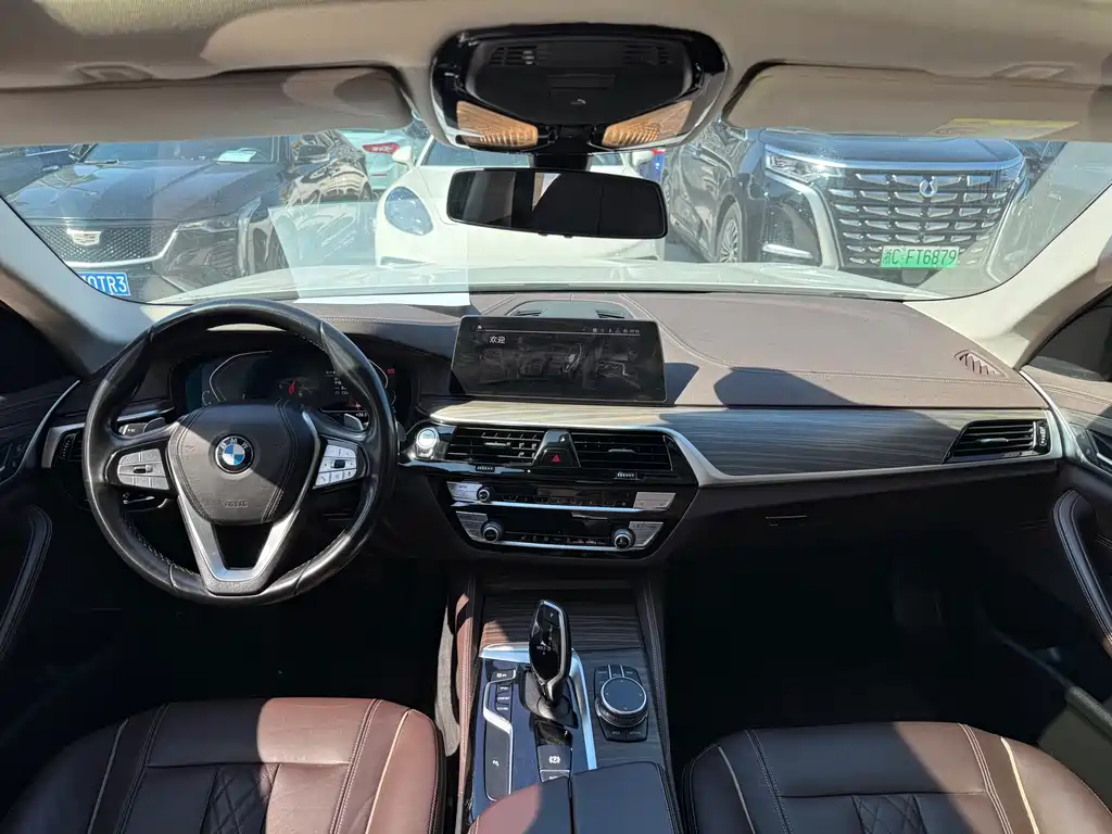 BMW 5 Series — фото 24