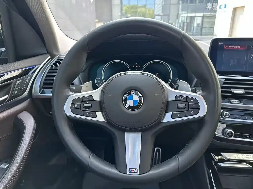 BMW X3 — фото 11